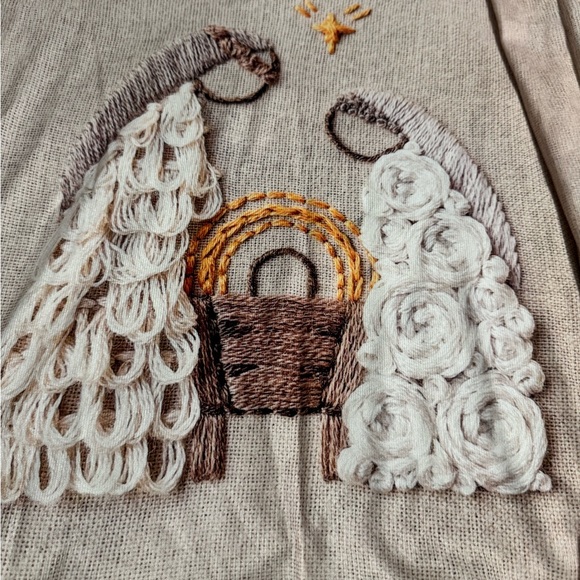 Nativity Long Sleeve Blouse with Relaxed Fit size 2X - Picture 2 of 2